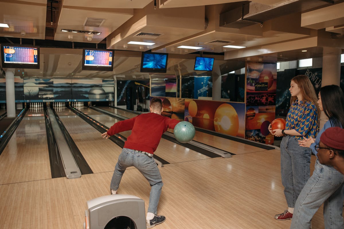 Bowling alley entertainment - indoor fun in Toronto