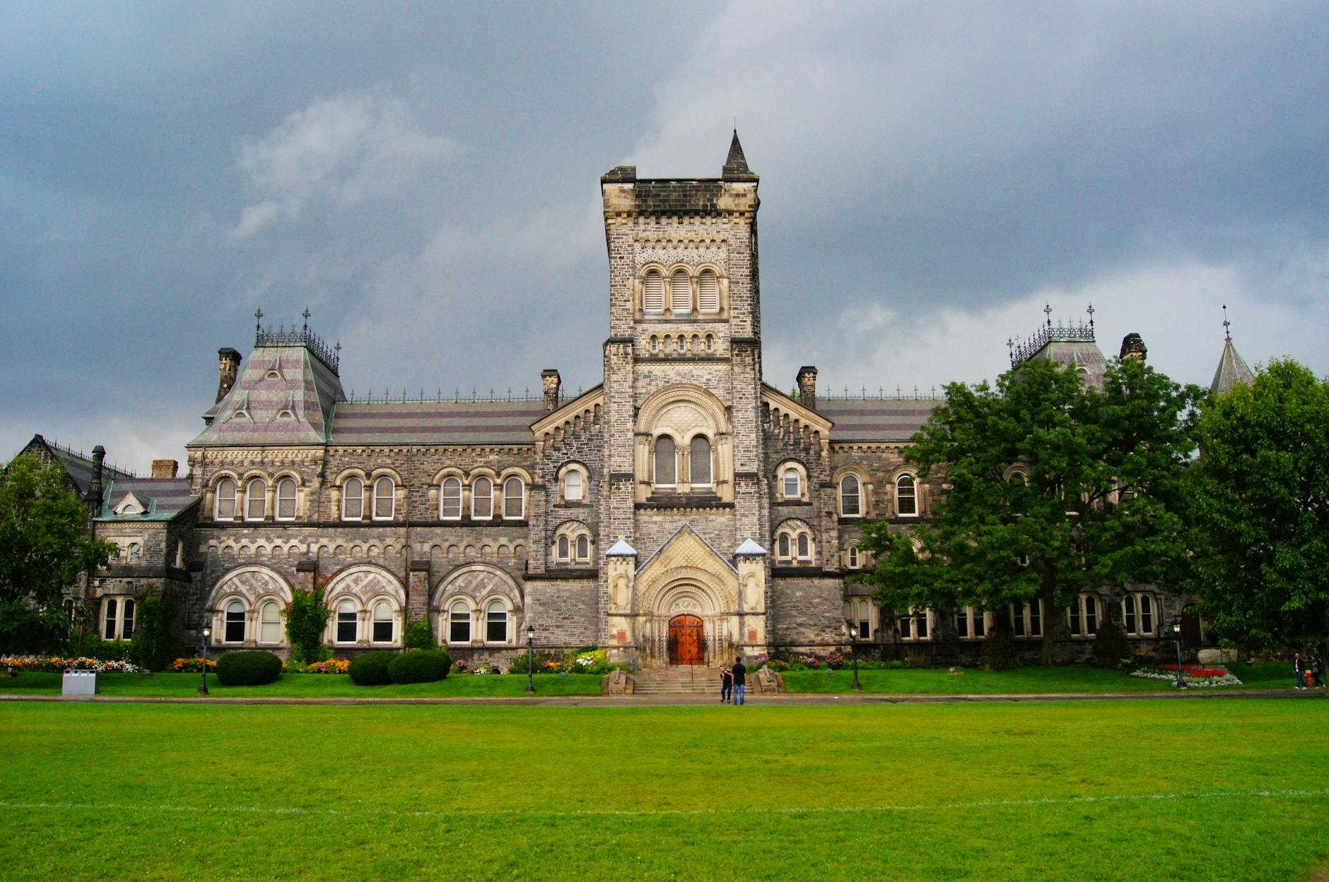 Casa Loma Toronto: Complete Castle Visitor’s Guide for 2026