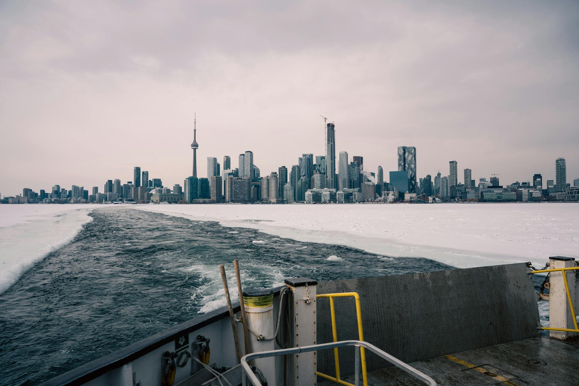 Toronto Islands: Complete Visitor’s Guide & Ferry Tips for 2026
