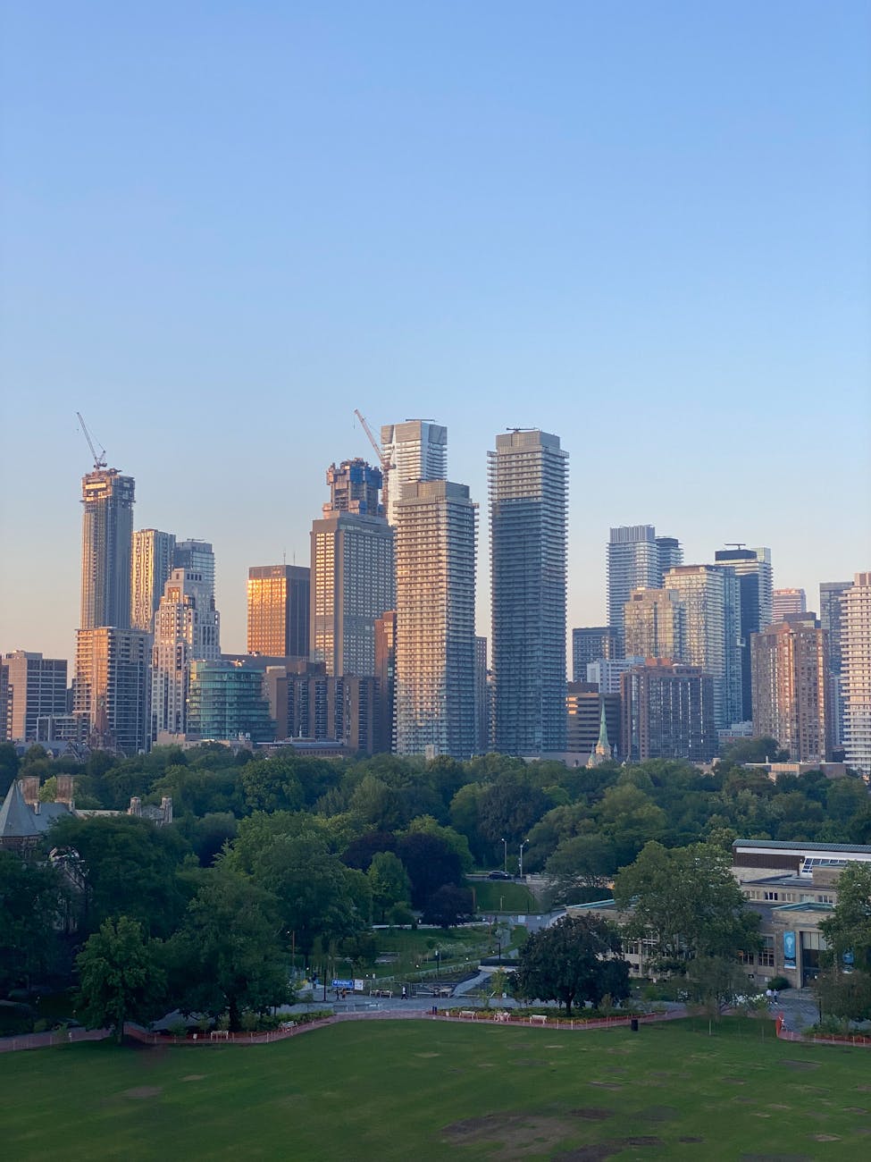 Free Things to Do in Toronto: 40+ No-Cost Activities