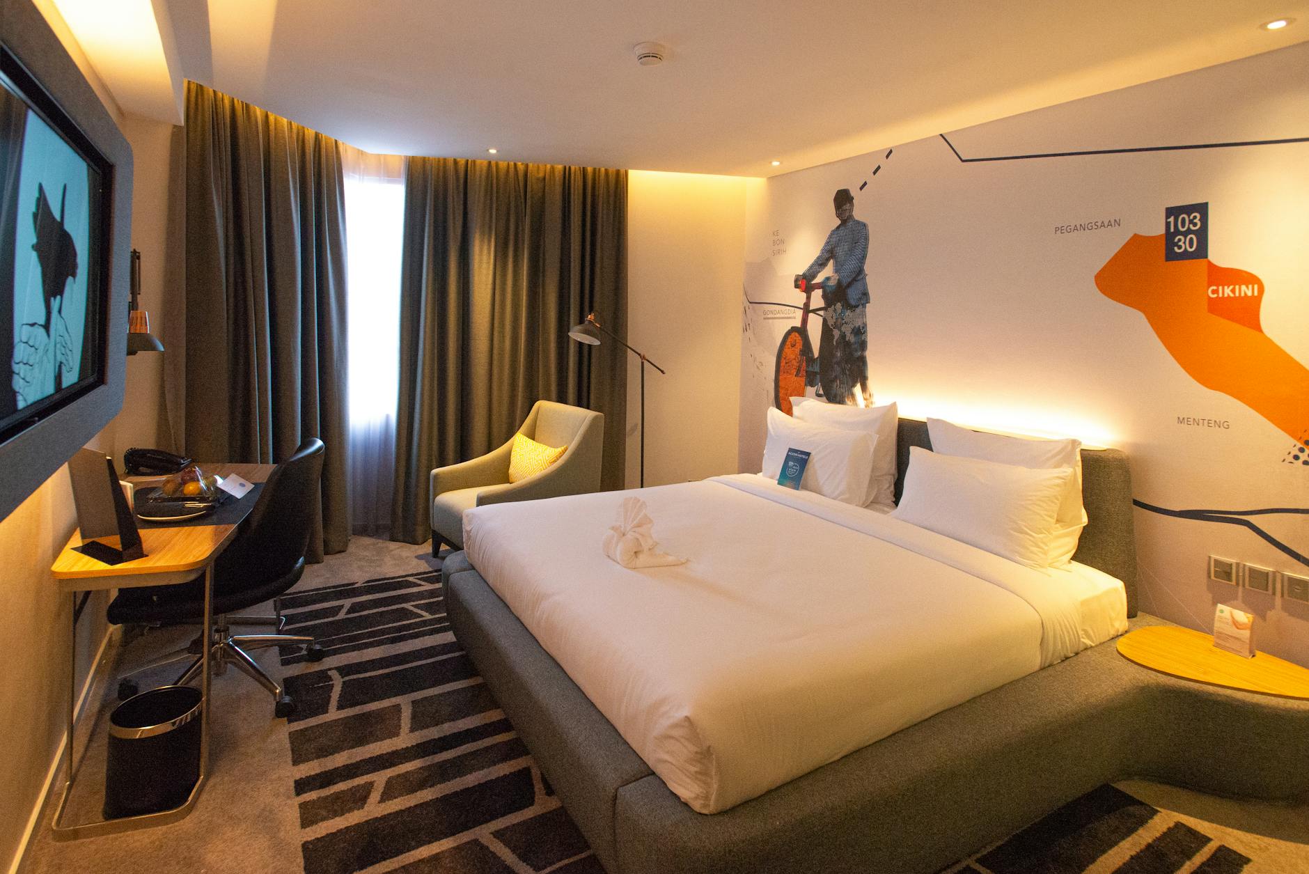Boutique hotel room Toronto with stylish design and city view