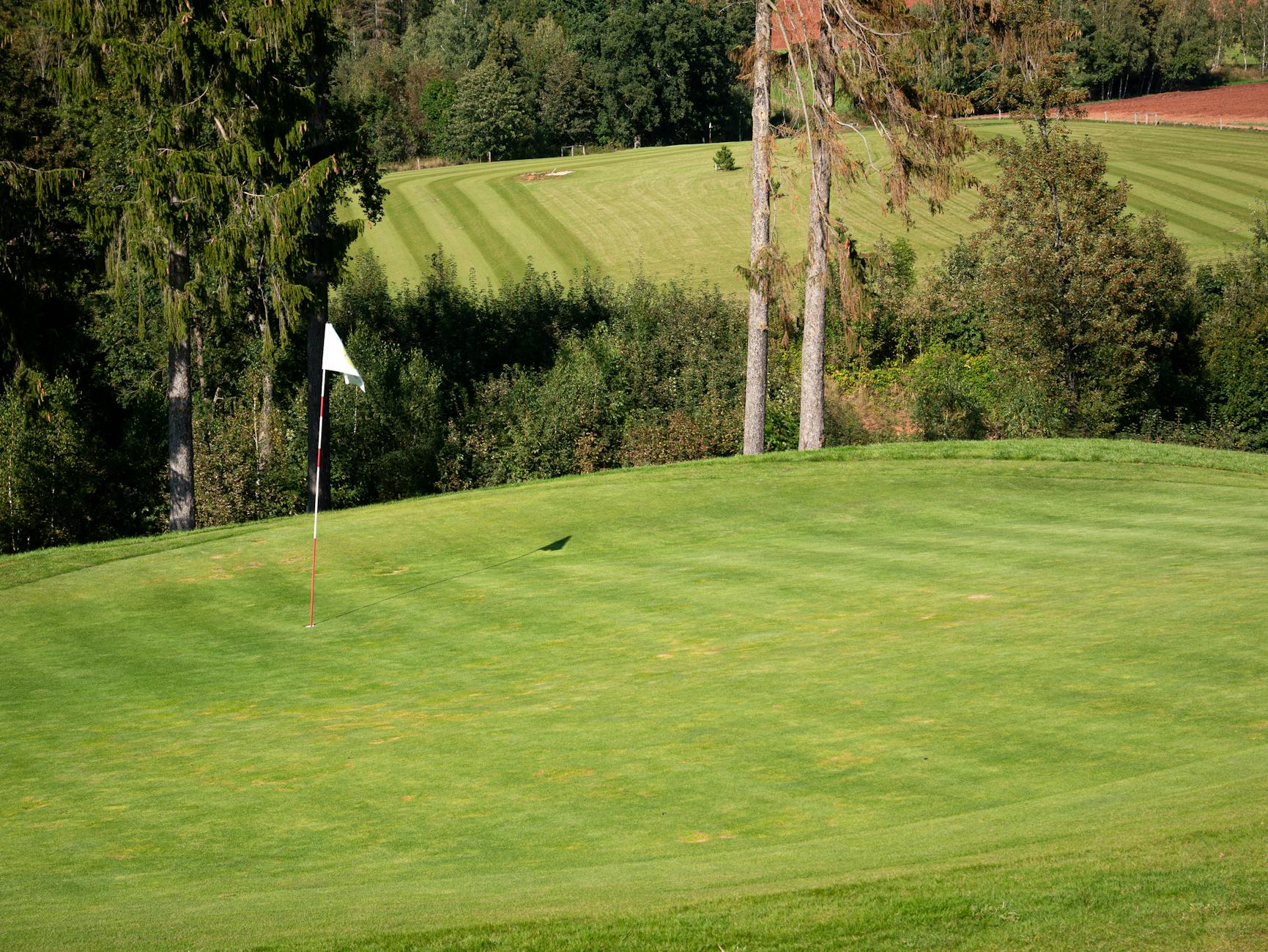 Golf courses Toronto championship green fairway flag stick