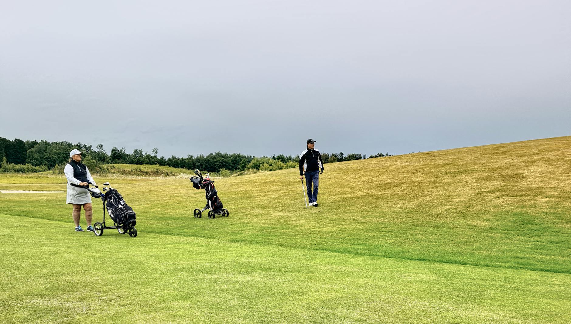 Golf courses Toronto tee box golf bag clubs ready morning round