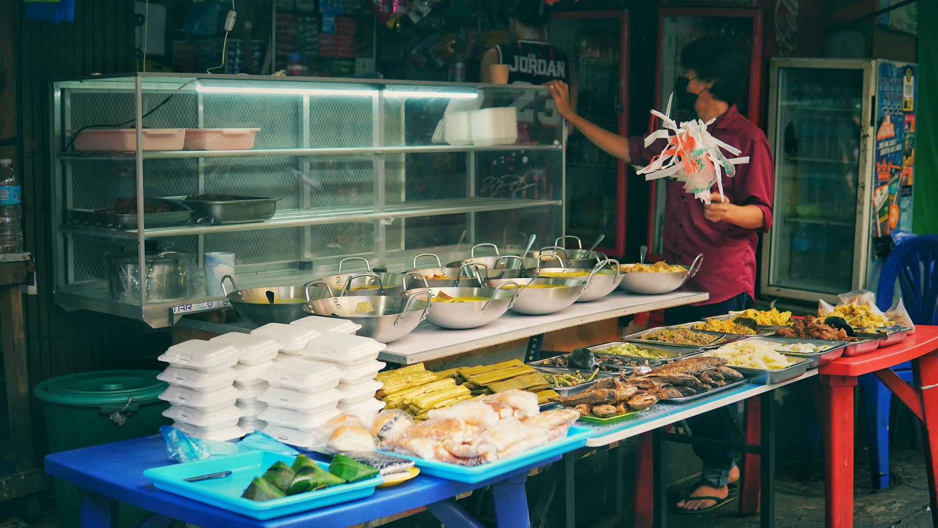 One week Toronto itinerary multicultural neighborhoods Chinatown food market dishes