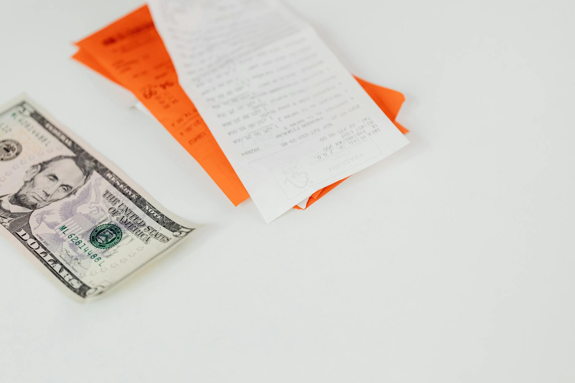 Tipping in Toronto Canada restaurant bill receipt cash gratuity