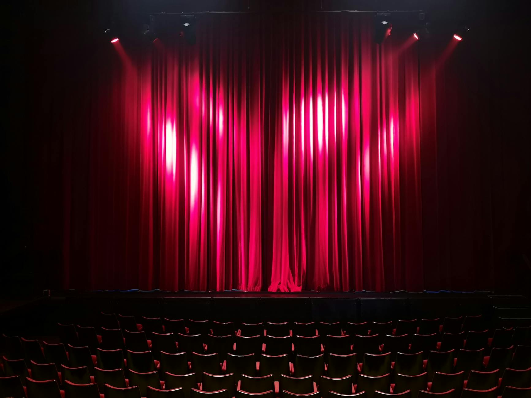 Toronto Theatre Shows: Mirvish, Soulpepper & Beyond [2026]